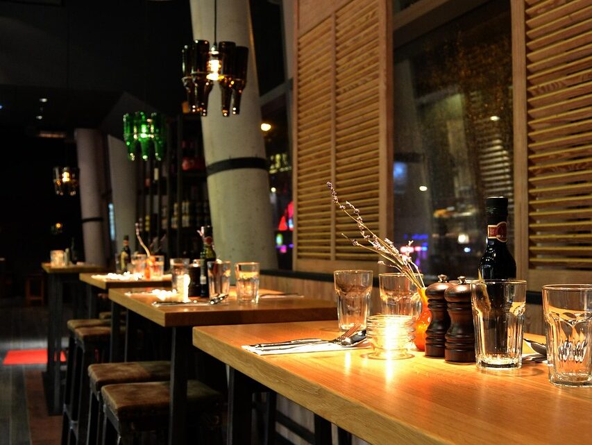 So baust du deine eigene Gartenbar – Ein Schritt-für-Schritt-Leitfaden